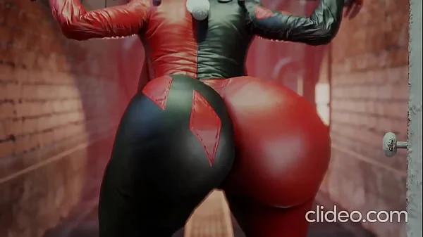 Harley Quinn shaking her bubble booty