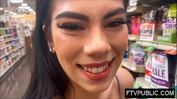 Whoole foods girl