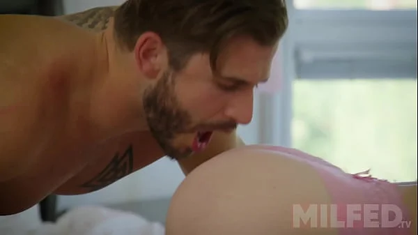 Young Step Mom gets a MASSIVE Creampie from her Step Son — MILFED