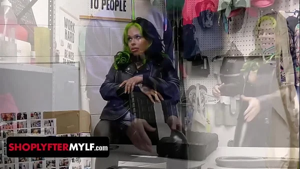 MILF XWife Karen Is A Seasoned Criminal But She Will Not Evade Jizztice Today - Shoplyfter MYLF