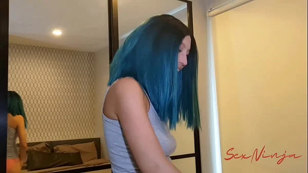 My Best Friend Wants to Share One Bed at the Hotel