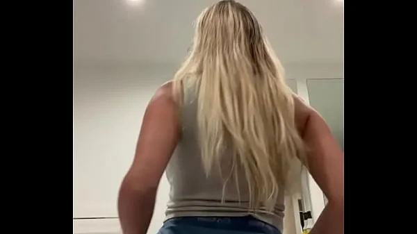 Corinna Kopf Twerking
