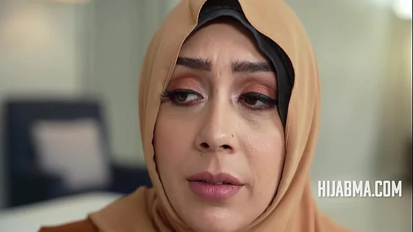 Divorced Muslim Lady Becomes A Thot Chasing Fame - HijabMa