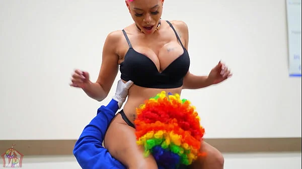 Ebony Pornstar Jasamine Banks Gets Fucked In A Busy Laundromat by Gibby The Clown