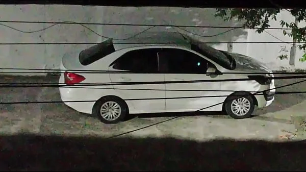 fode com amante no carro na frente de casa e volta cheia de porra sorridente