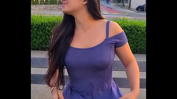 Novinha ficou nua no banco da praça Luana Kazaki