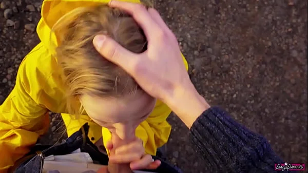 I met ex-girlfriend, teen slut, she offered to do a blowjob on the street.